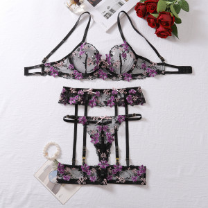Ensemble lingerie push-up en dentelle brodée