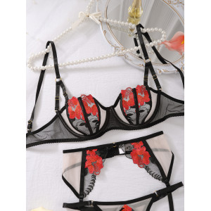 Ensemble de lingerie à broderie florale