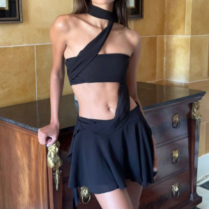 Robe dos nu avec ruban
