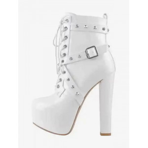 Bottines à rivets et à talons épais