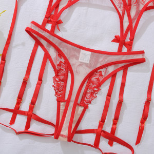 Ensemble de lingerie en dentelle florale transparente