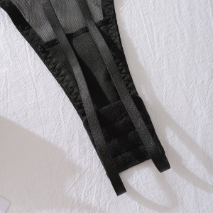 Body sexy broderie florale et chaîne