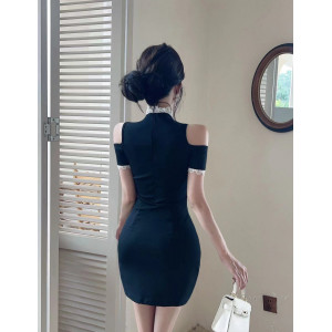 Robe rétro décolleté en dentelle