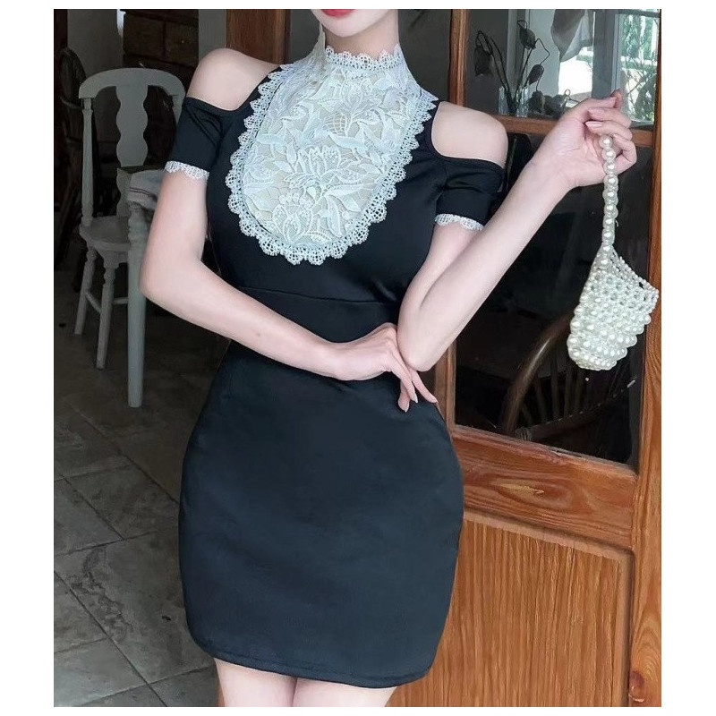 Robe rétro décolleté en dentelle Robe rétro décolleté en dentelle