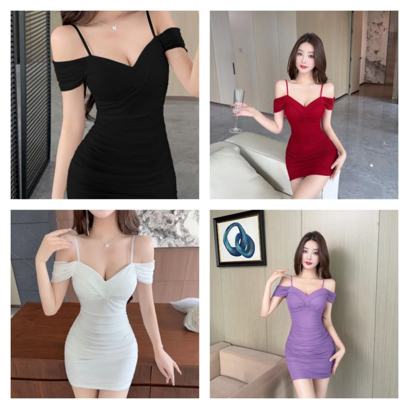 Robe courte à bretelles et épaules dénudées Robe courte à bretelles et épaules dénudées