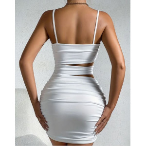 Robe mini sexy à col halter avec design découpé