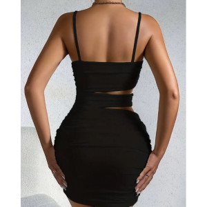 Robe mini sexy à col halter avec design découpé