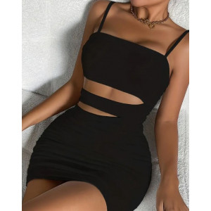 Robe mini sexy à col halter avec design découpé