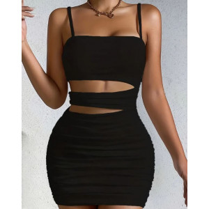Robe mini sexy à col halter avec design découpé