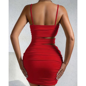 Robe mini sexy à col halter avec design découpé