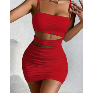 Robe mini sexy à col halter avec design découpé