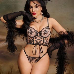 Ensemble lingerie sexy à broderies florales