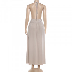 Robe longue fendue décolletée et dos nu